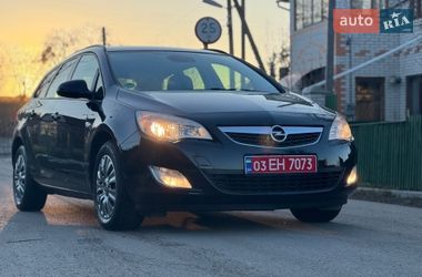 Універсал Opel Astra 2011 в Умані