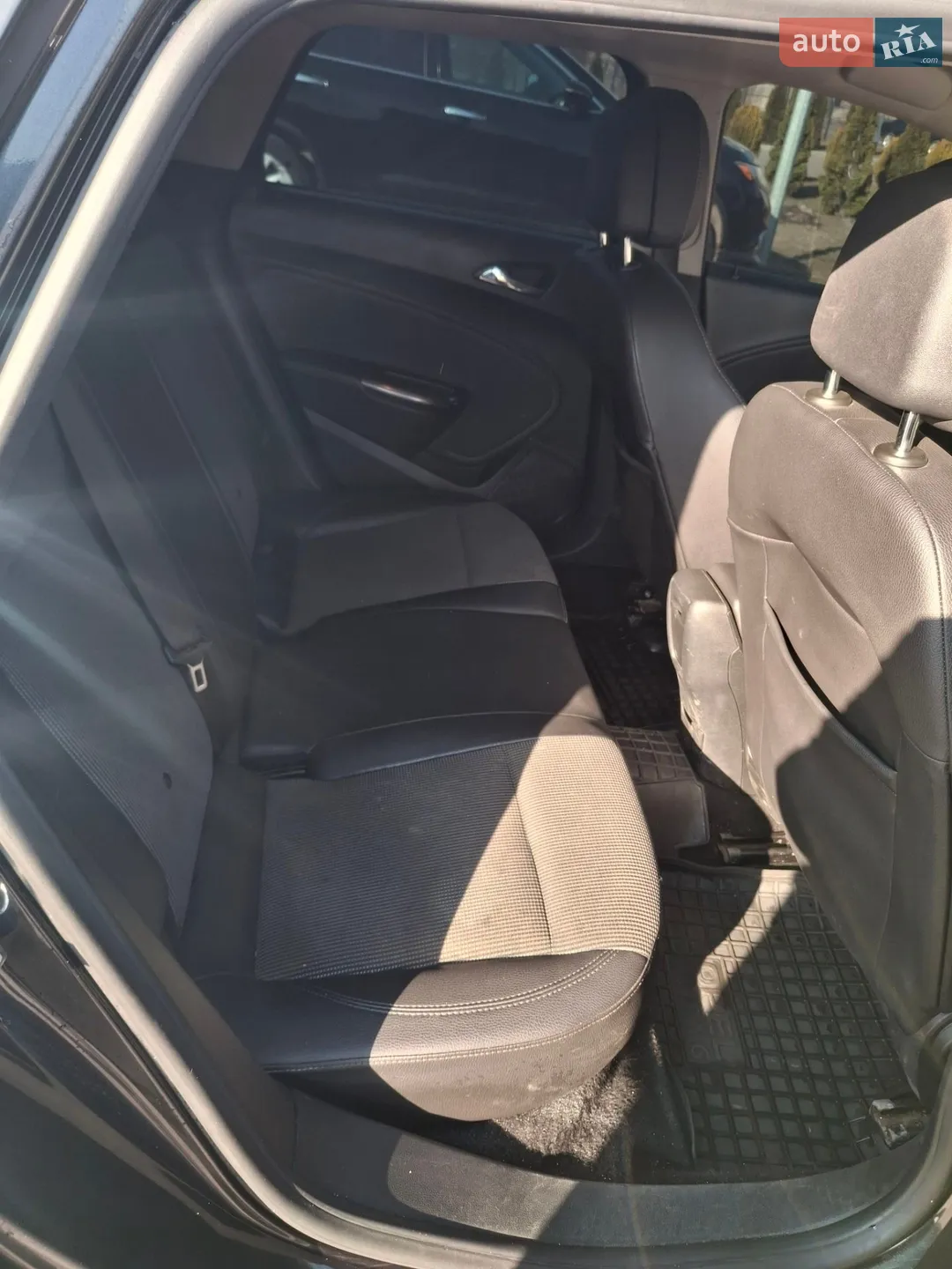 2011 Opel Astra - мініатюра 9