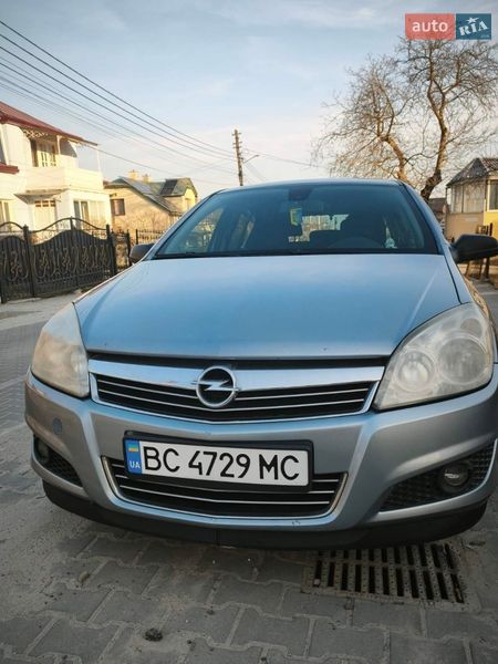 Хэтчбек Opel Astra 2006 в Трускавце