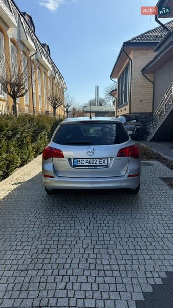 Універсал Opel Astra 2012 в Моршині