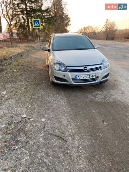 Универсал Opel Astra 2005 в Самборе