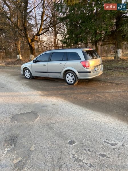 Универсал Opel Astra 2005 в Самборе