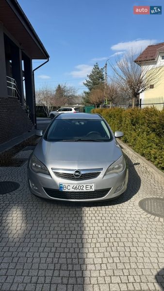Універсал Opel Astra 2012 в Моршині