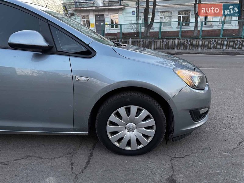 Универсал Opel Astra 2014 в Киеве