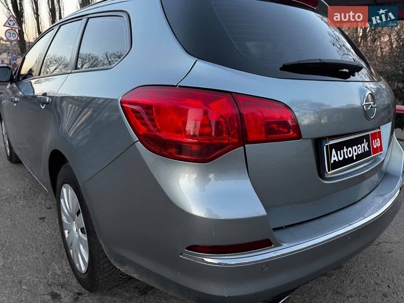 Универсал Opel Astra 2014 в Киеве