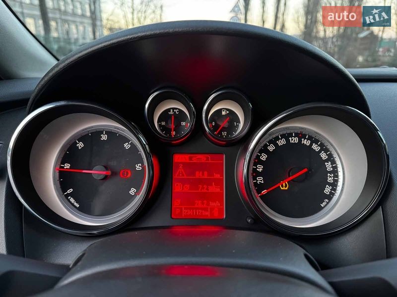 Универсал Opel Astra 2014 в Киеве