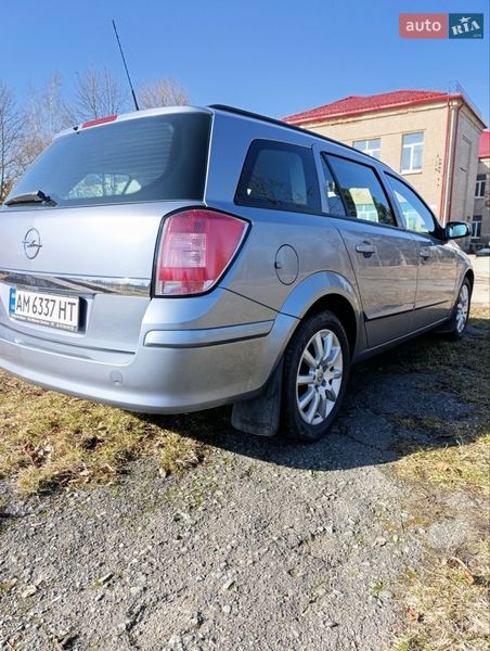 Універсал Opel Astra 2008 в Звягелі