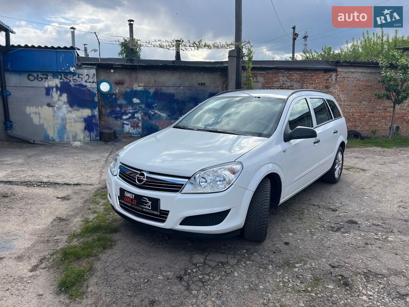 Універсал Opel Astra 2010 в Ніжині