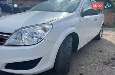 Універсал Opel Astra 2010 в Ніжині