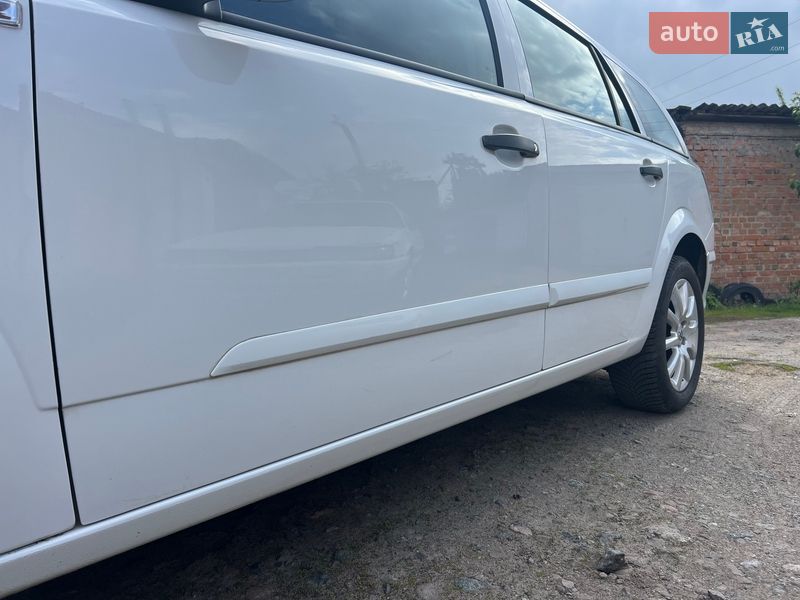 Універсал Opel Astra 2010 в Ніжині