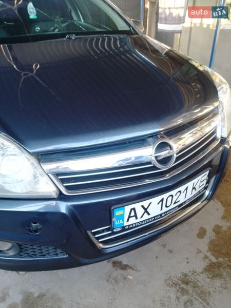Хэтчбек Opel Astra 2007 в Дергачах