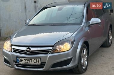 Універсал Opel Astra 2010 в Миколаєві