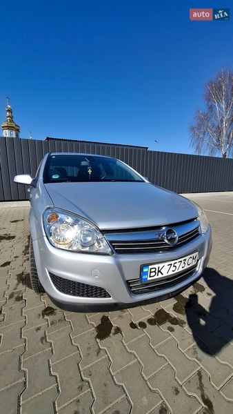 Универсал Opel Astra 2008 в Луцке