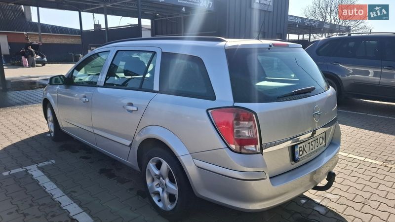 Универсал Opel Astra 2008 в Луцке