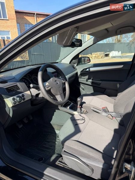 Хэтчбек Opel Astra 2008 в Смеле
