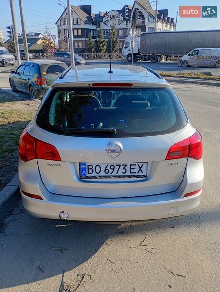 Универсал Opel Astra 2010 в Тернополе