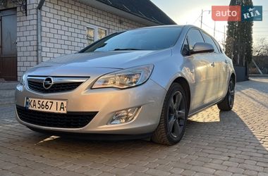 Хэтчбек Opel Astra 2010 в Киеве
