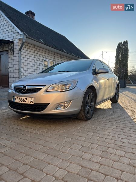 Хетчбек Opel Astra 2010 в Києві фото Хетчбек Opel Astra 2010 в Києві