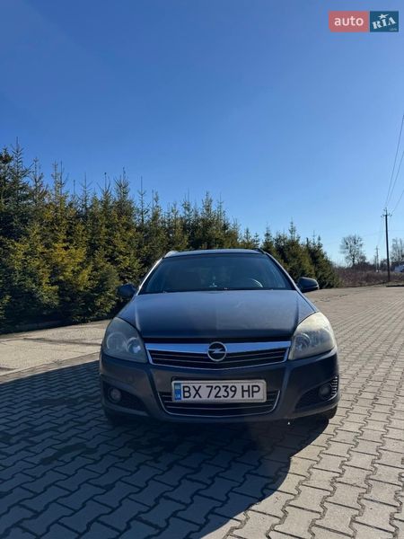 Opel Astra 2011