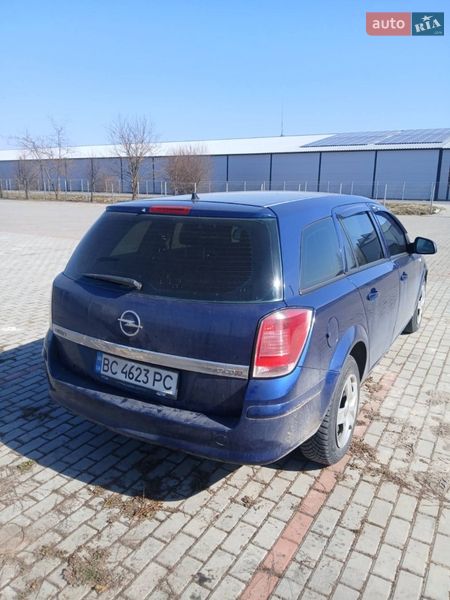 Универсал Opel Astra 2011 в Буске