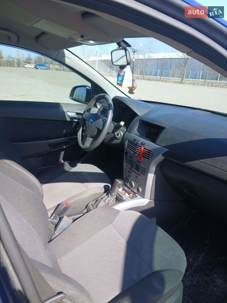 Универсал Opel Astra 2011 в Буске