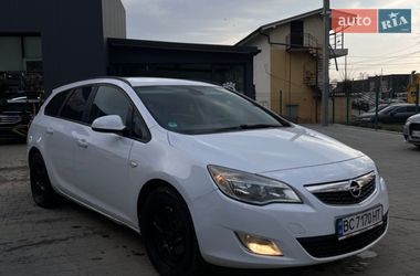 Универсал Opel Astra 2011 в Самборе