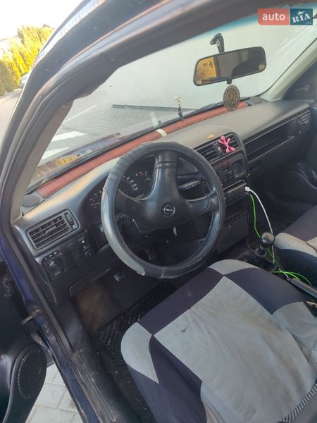 Седан Opel Astra 1993 в Рівному