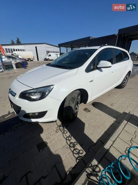 Универсал Opel Astra 2014 в Тернополе