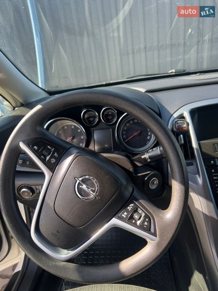 Универсал Opel Astra 2014 в Тернополе