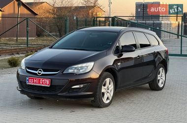 Универсал Opel Astra 2014 в Рокитном
