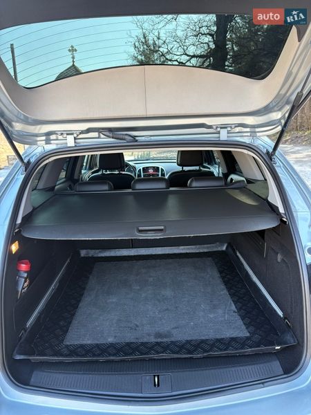 Універсал Opel Astra 2014 в Львові