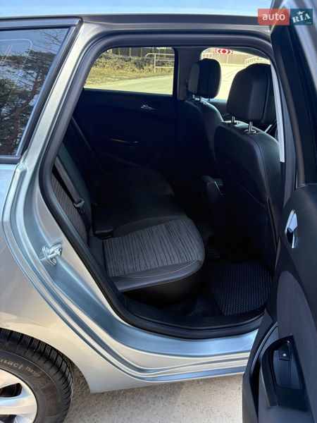 Універсал Opel Astra 2014 в Львові