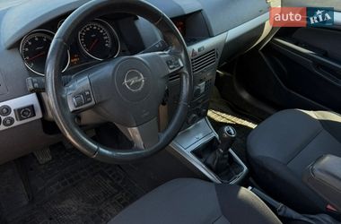 Универсал Opel Astra 2006 в Чернигове