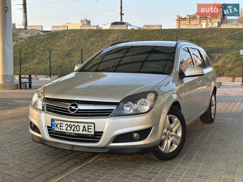 Opel Astra 2012