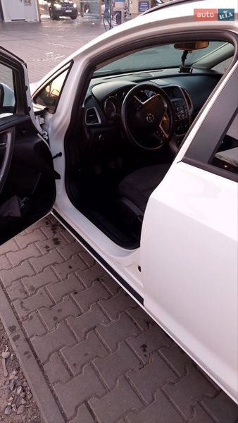 Универсал Opel Astra 2012 в Ивано-Франковске