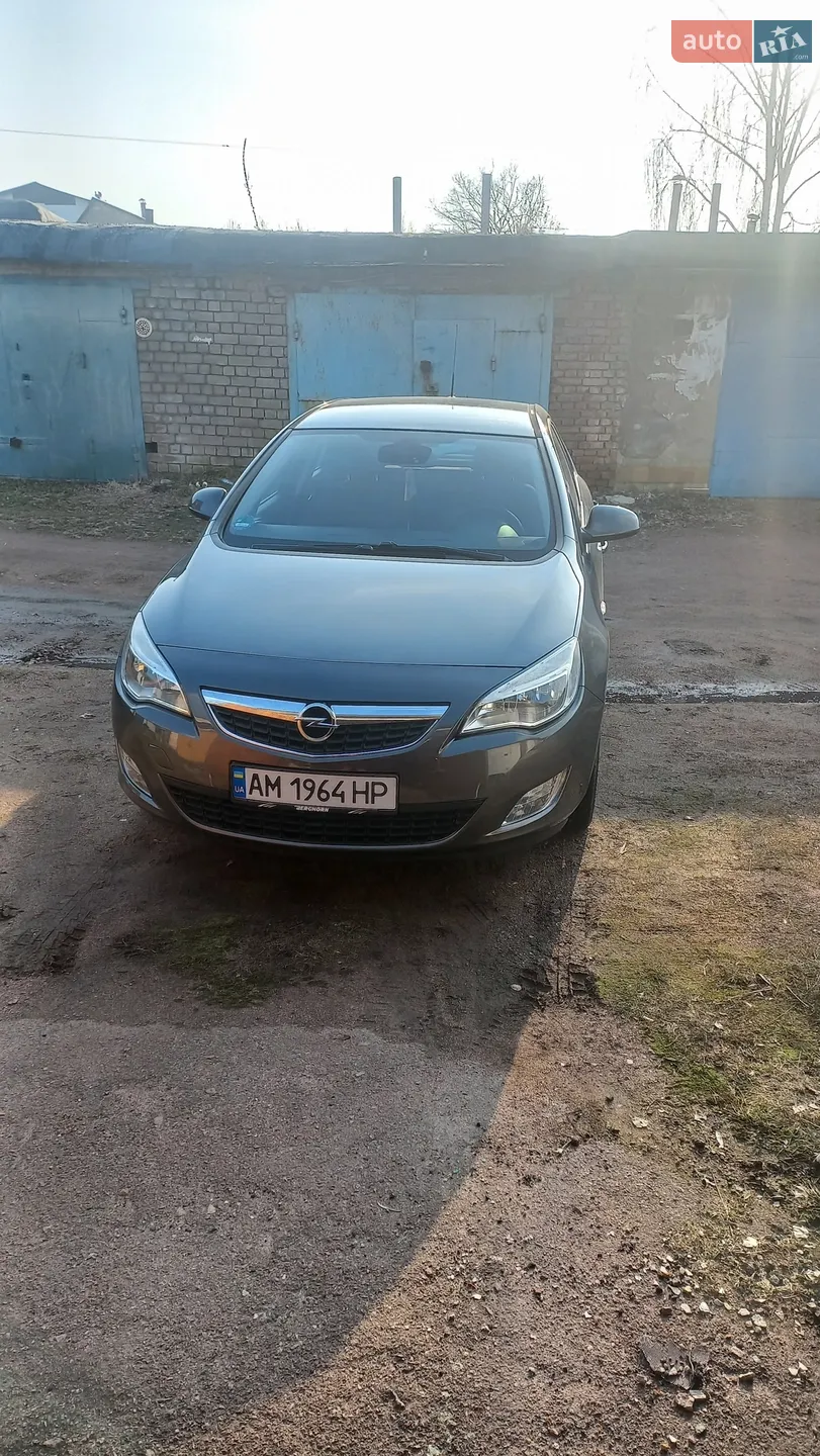 2010 Opel Astra - фото 1