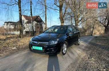 Універсал Opel Astra 2008 в Рівному