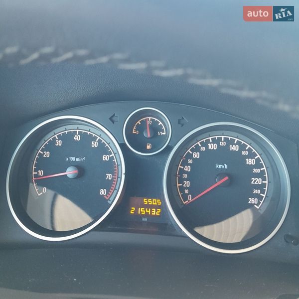 Универсал Opel Astra 2009 в Полтаве