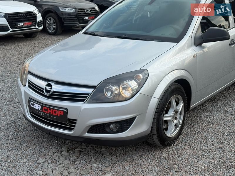 Універсал Opel Astra 2010 в Стрию