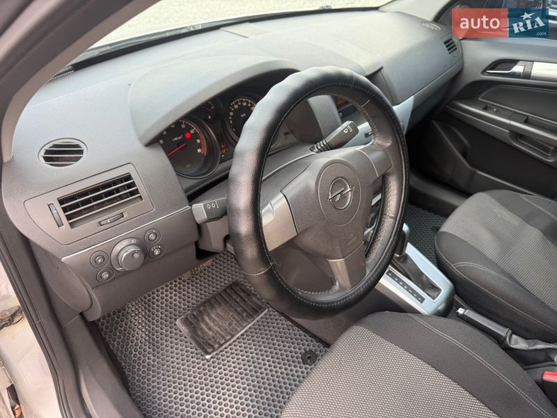 Універсал Opel Astra 2010 в Стрию