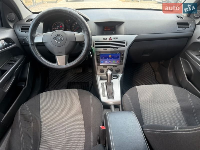 Універсал Opel Astra 2010 в Стрию