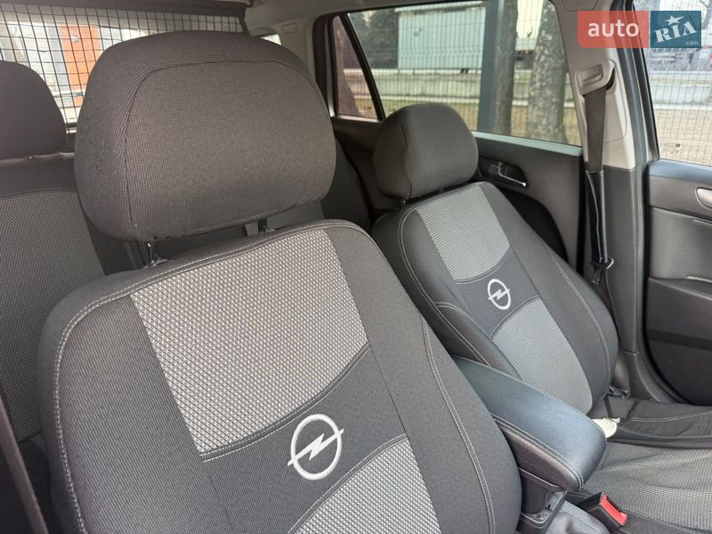 Універсал Opel Astra 2010 в Стрию