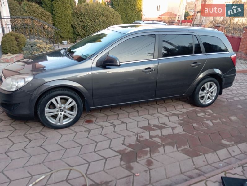 Универсал Opel Astra 2009 в Хмельницком