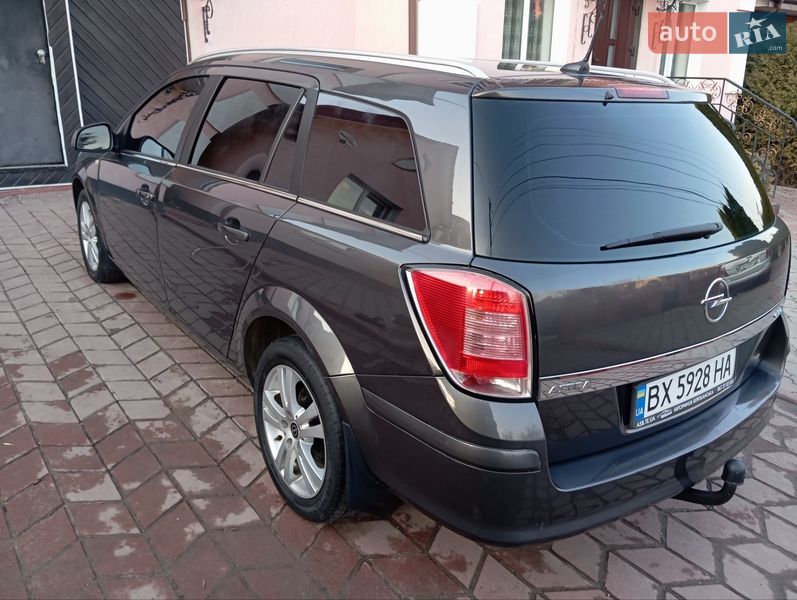 Универсал Opel Astra 2009 в Хмельницком