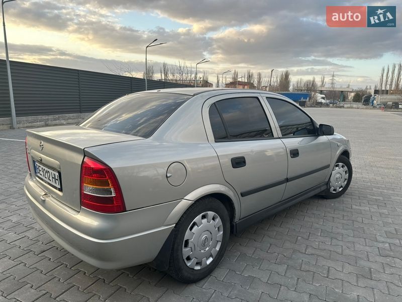 Седан Opel Astra 2006 в Миколаєві