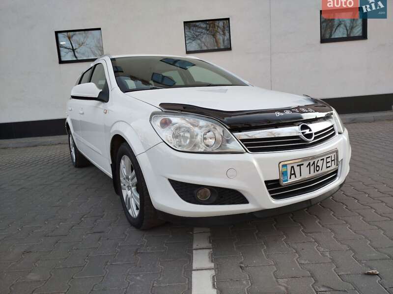 Универсал Opel Astra 2009 в Хмельницком
