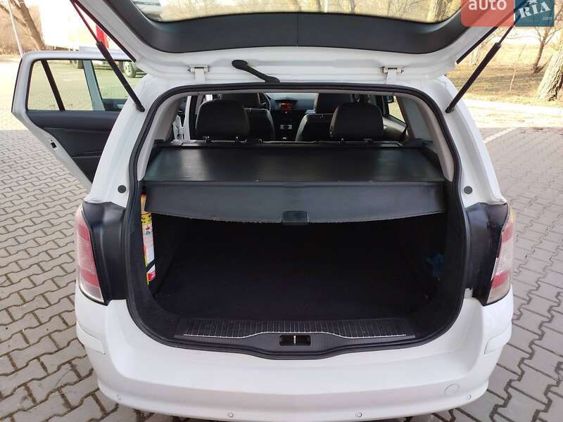 Универсал Opel Astra 2009 в Хмельницком