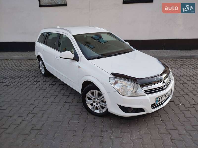 Универсал Opel Astra 2009 в Хмельницком