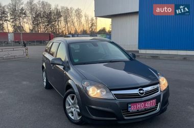 Універсал Opel Astra 2010 в Луцьку