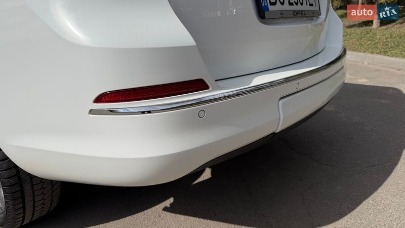 Універсал Opel Astra 2013 в Тернополі